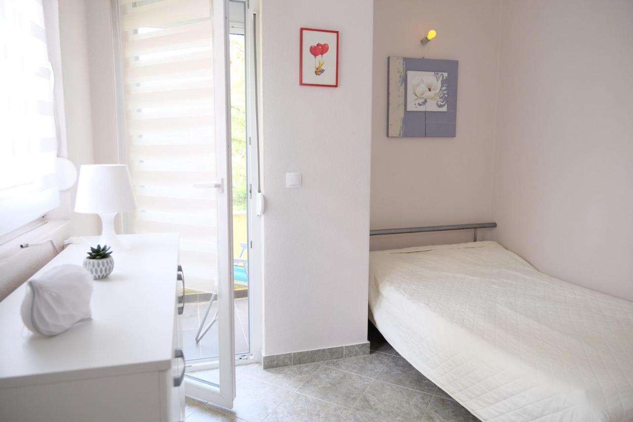 Apartments Jasmina Utjeha Zewnętrze zdjęcie